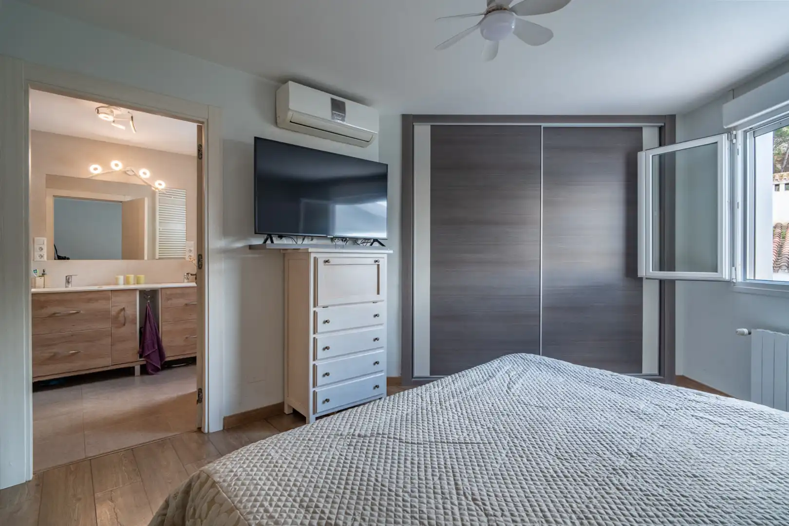 Bedroom of Houses for sale in Málaga  with Air Conditioner, Heating and Private garden