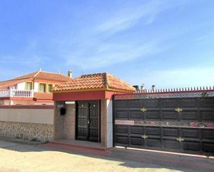 Vista exterior de Casa o xalet en venda en Alicante / Alacant amb Aire condicionat, Calefacció i Jardí privat