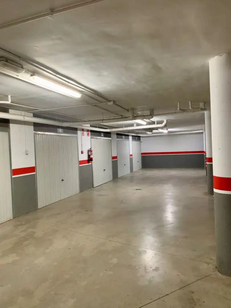 Parking de Piso en venta en Pozuelo de Calatrava con Aire acondicionado, Calefacción y Amueblado