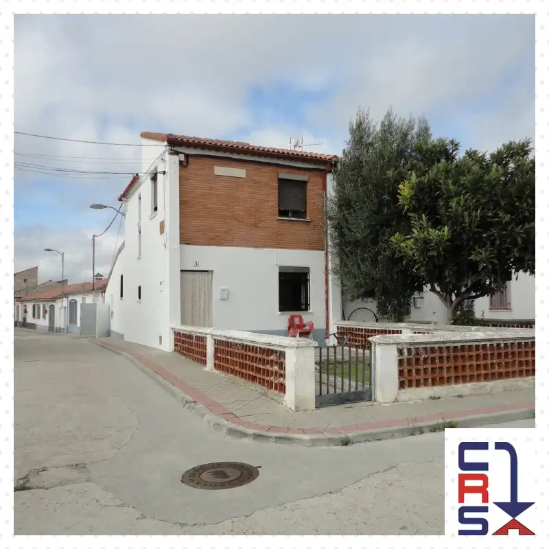 Vista exterior de Casa adosada en venta en Olmedo con Calefacción, Jardín privado y Terraza