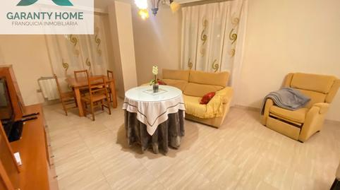 Foto 2 de Piso de alquiler en Martos, Jaén