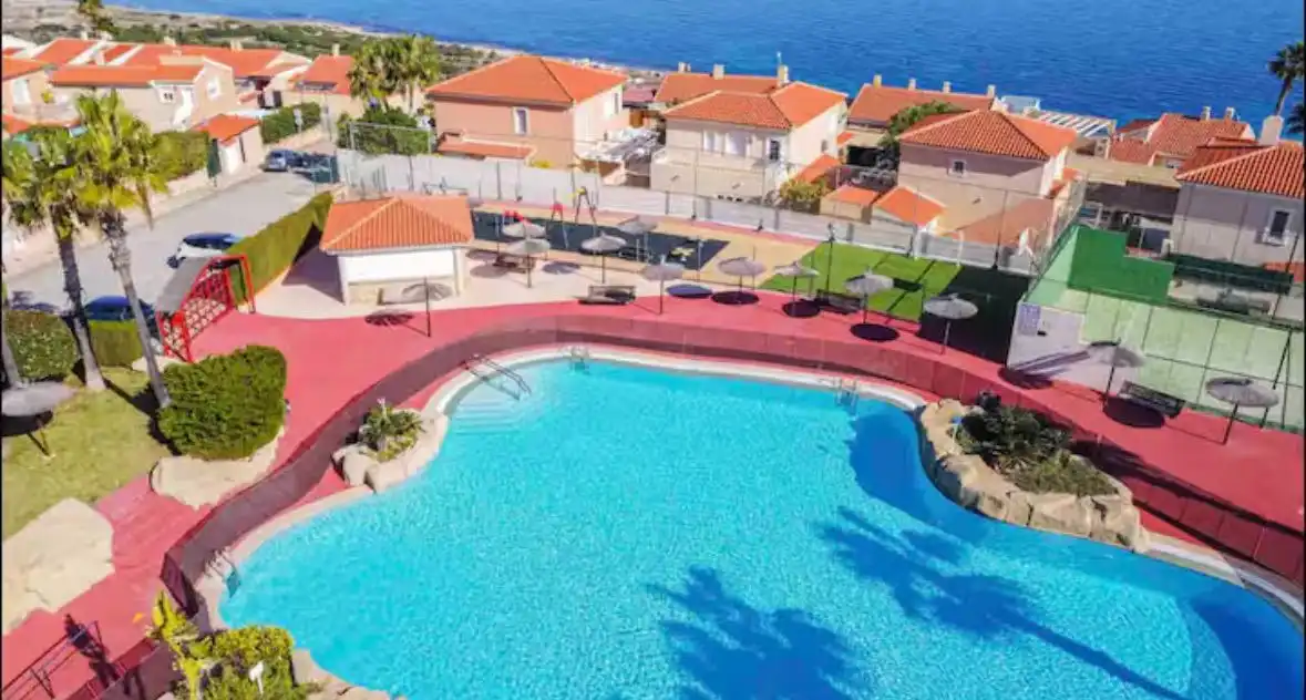 Piscina de Casa adosada en venta en Santa Pola con Aire acondicionado, Calefacción y Jardín privado