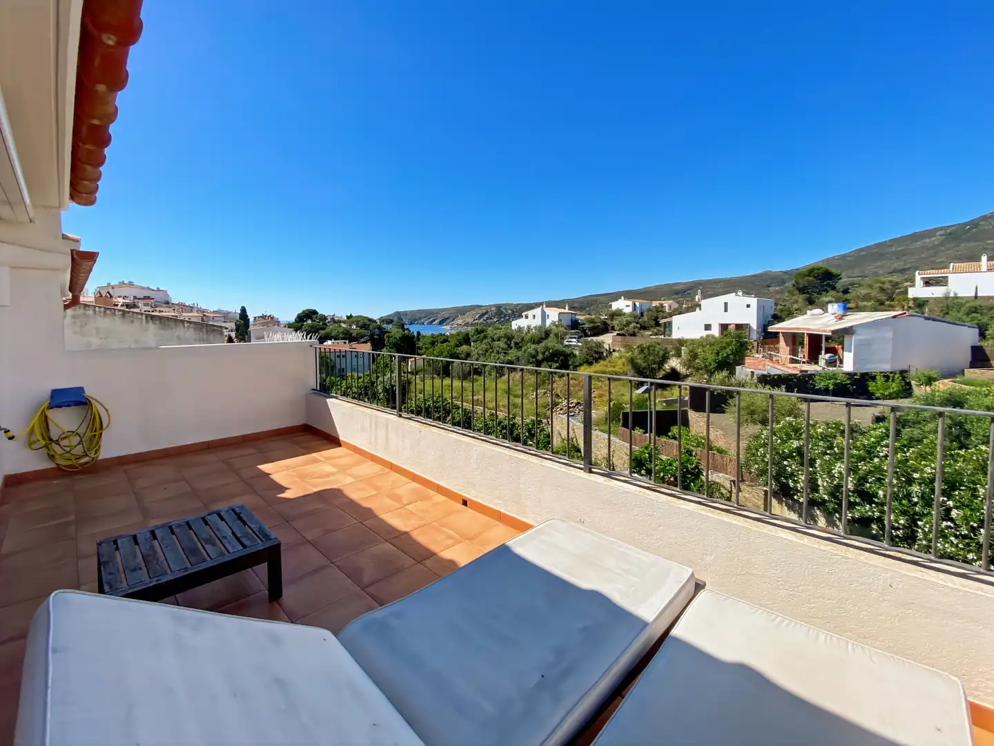 Terrasse von Einfamilien-Reihenhaus zum Verkauf in Cadaqués mit Klimaanlage, Heizung und Terrasse