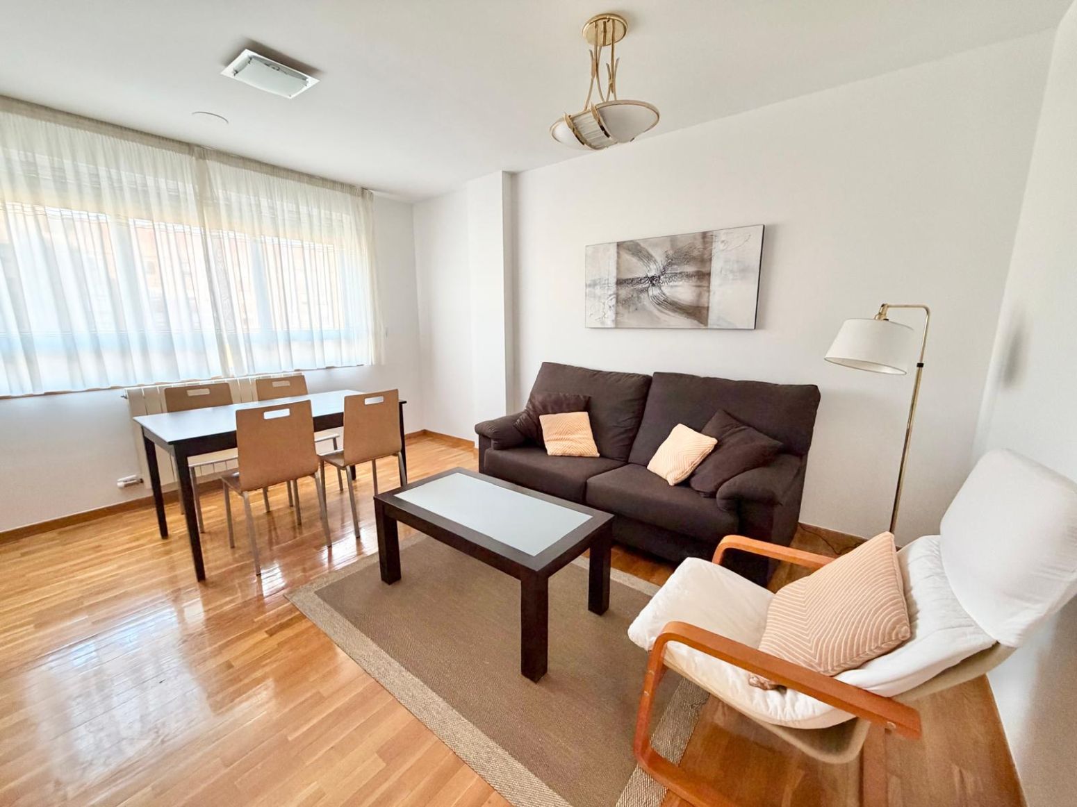 Living room of Flat to rent in  Logroño  with Heating, Parquet flooring and Storage room