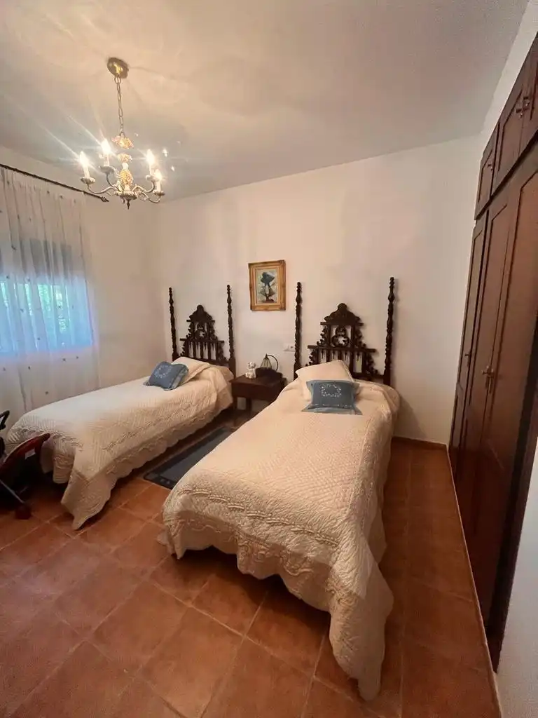 Dormitori de Casa o xalet en venda en Córdoba amb Aire condicionat, Jardí privat i Terrassa