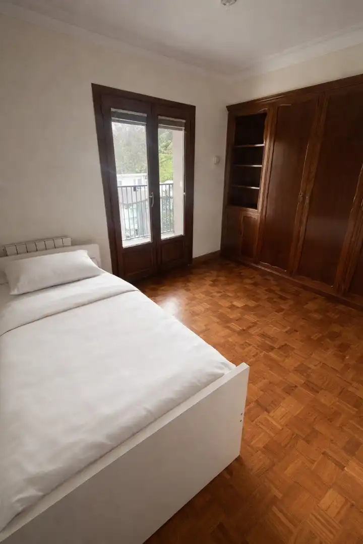 Bedroom of Flat for sale in Donostia - San Sebastián   with Furnished and Balcony