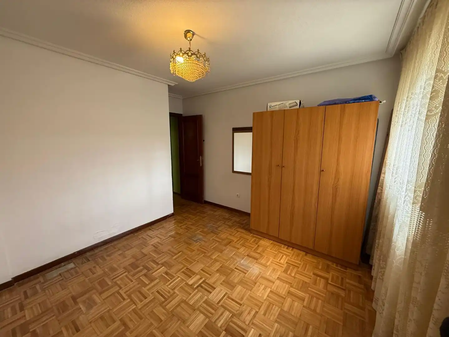 Dormitori de Pis en venda en Salamanca amb Calefacció, Parquet i Terrassa