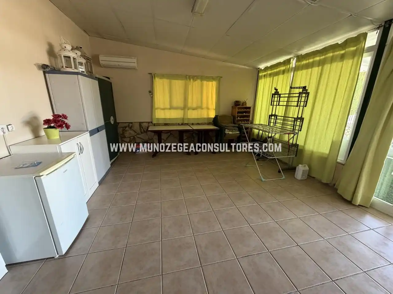 Houses for sale in Lucena  with Air Conditioner, Private garden and Terrace