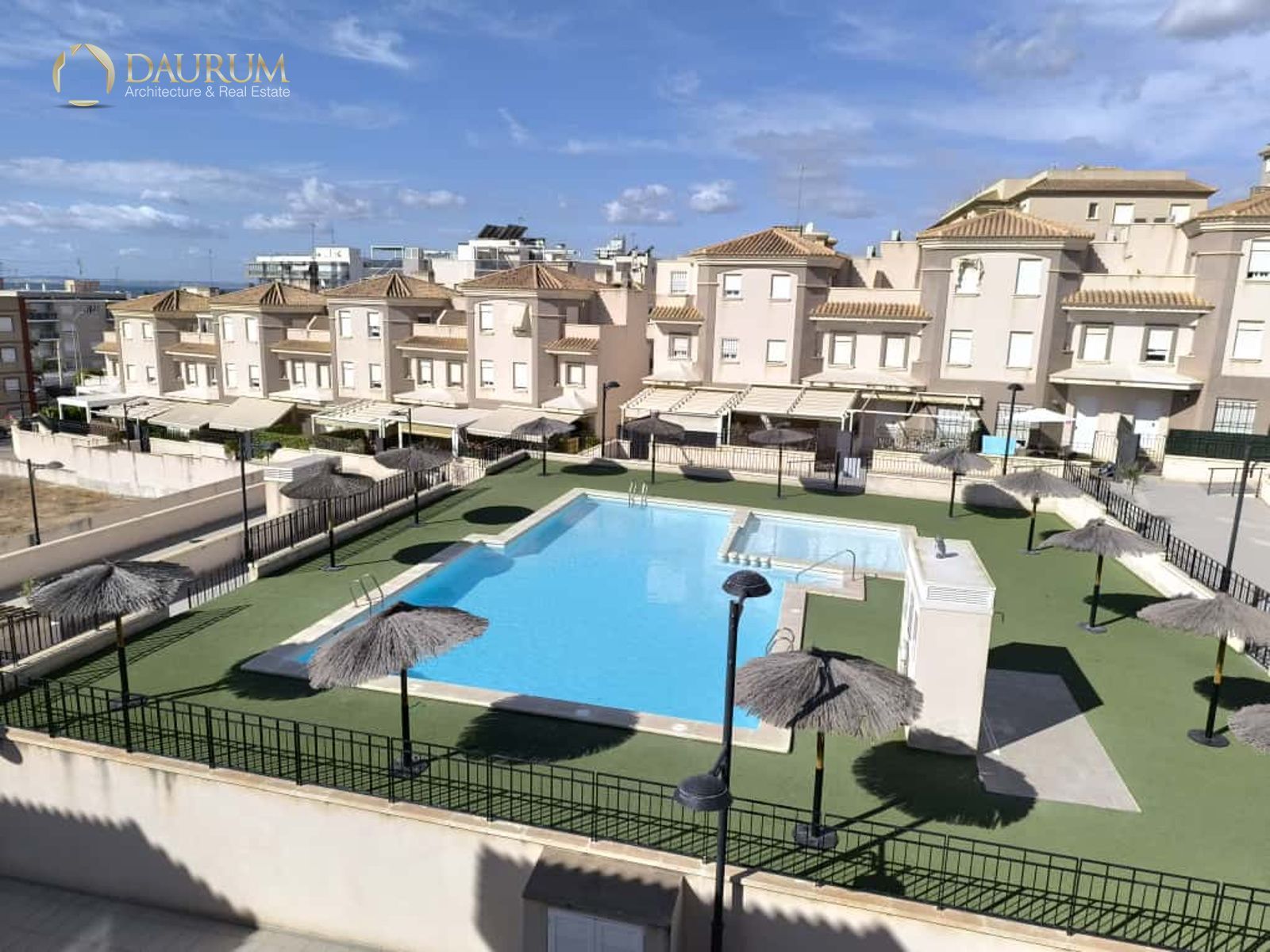 Vista exterior de Casa o xalet en venda en Santa Pola amb Aire condicionat, Terrassa i Traster