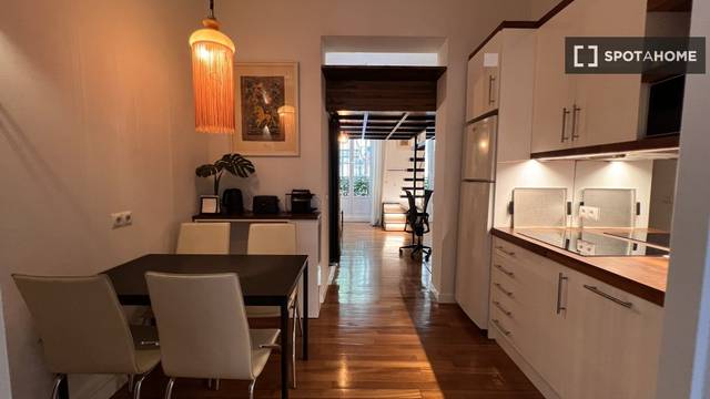 Piso en Alquiler en Cortes - Huertas