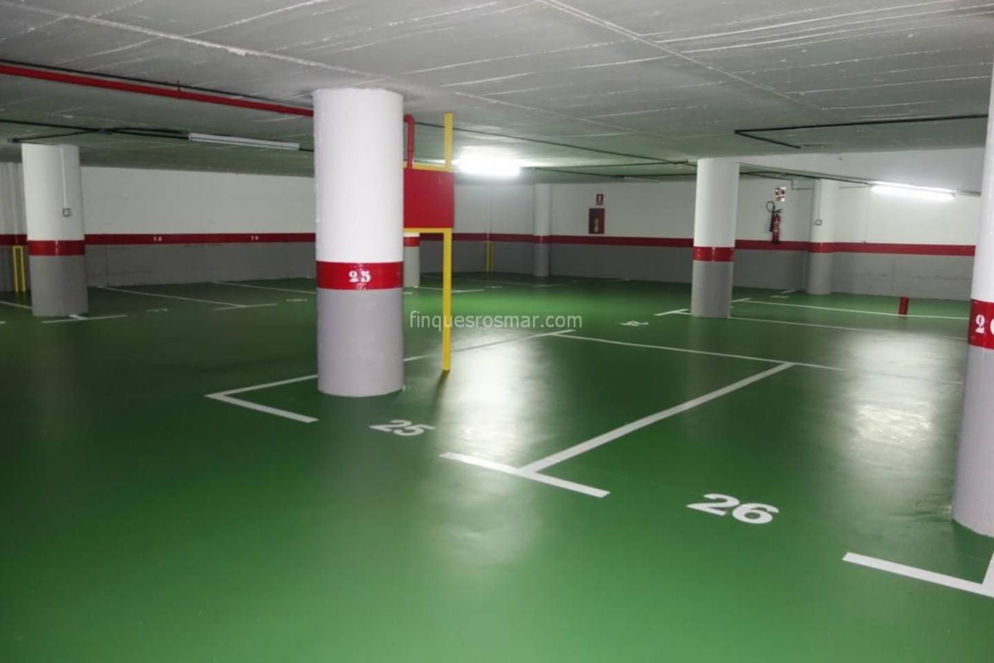 Garage to rent in Centre