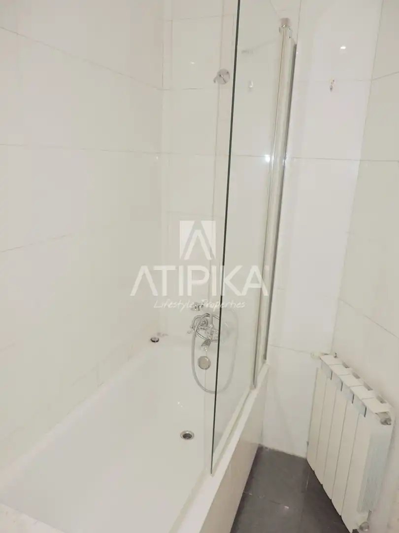 Badezimmer von Wohnung zur Miete in Sarrià - Sant Gervasi
