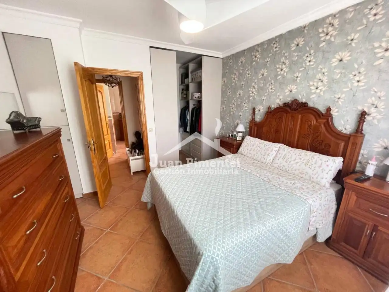 Dormitori de Finca rústica en venda en Estepona amb Aire condicionat, Jardí privat i Terrassa