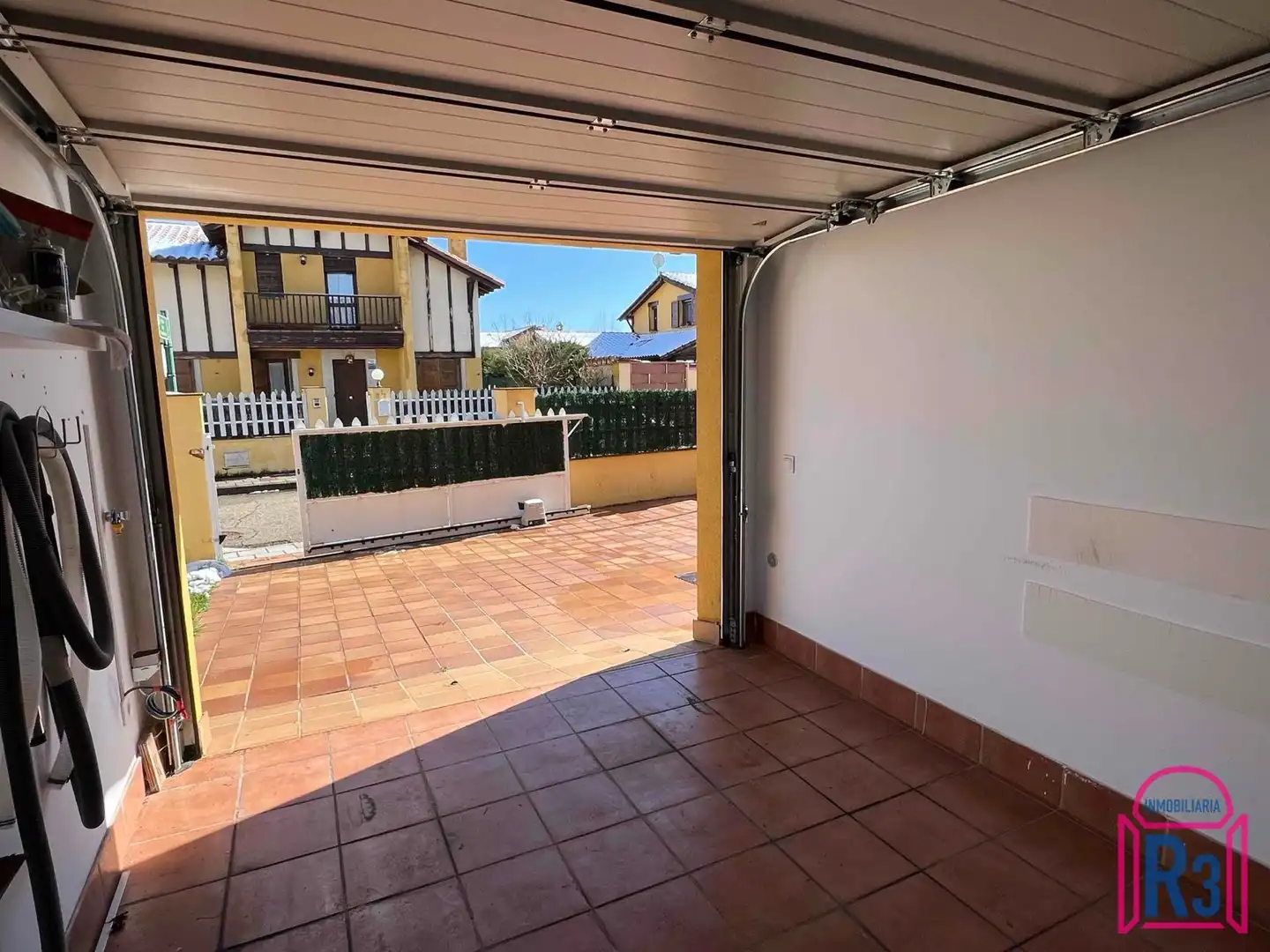 Vista exterior de Casa o chalet en venta en Villaquilambre con Calefacción