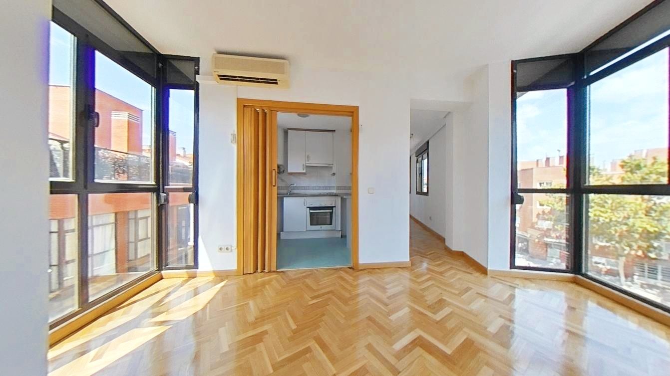 Habitación de Piso en venta en  Madrid Capital con Aire acondicionado, Terraza y Horno