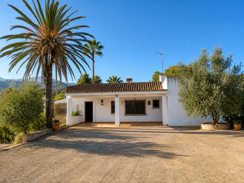 Außenansicht von Grundstücke zum Verkauf in Estepona