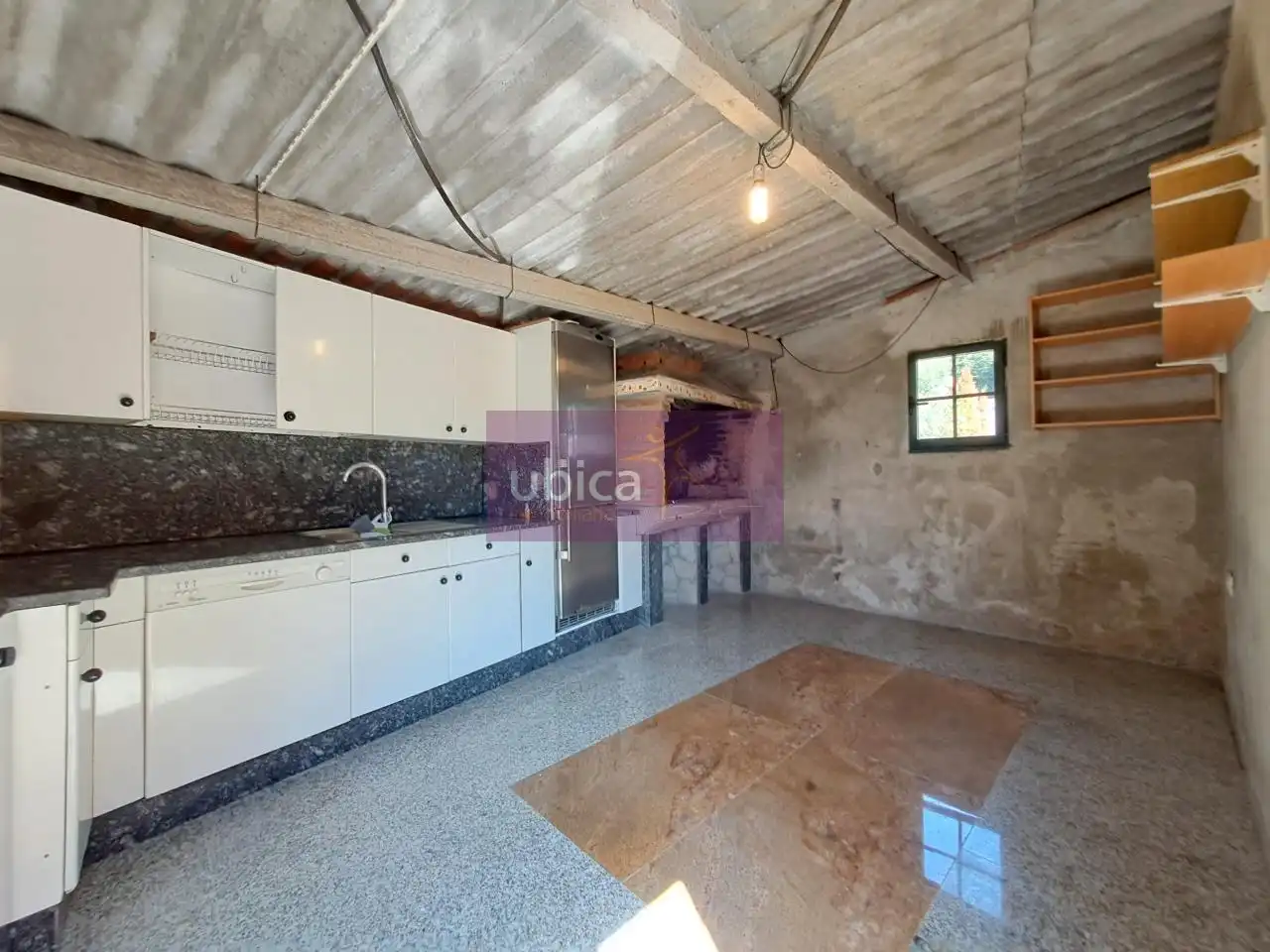 Küche von Haus oder Chalet zum Verkauf in Tui mit Heizung, Privatgarten und Terrasse