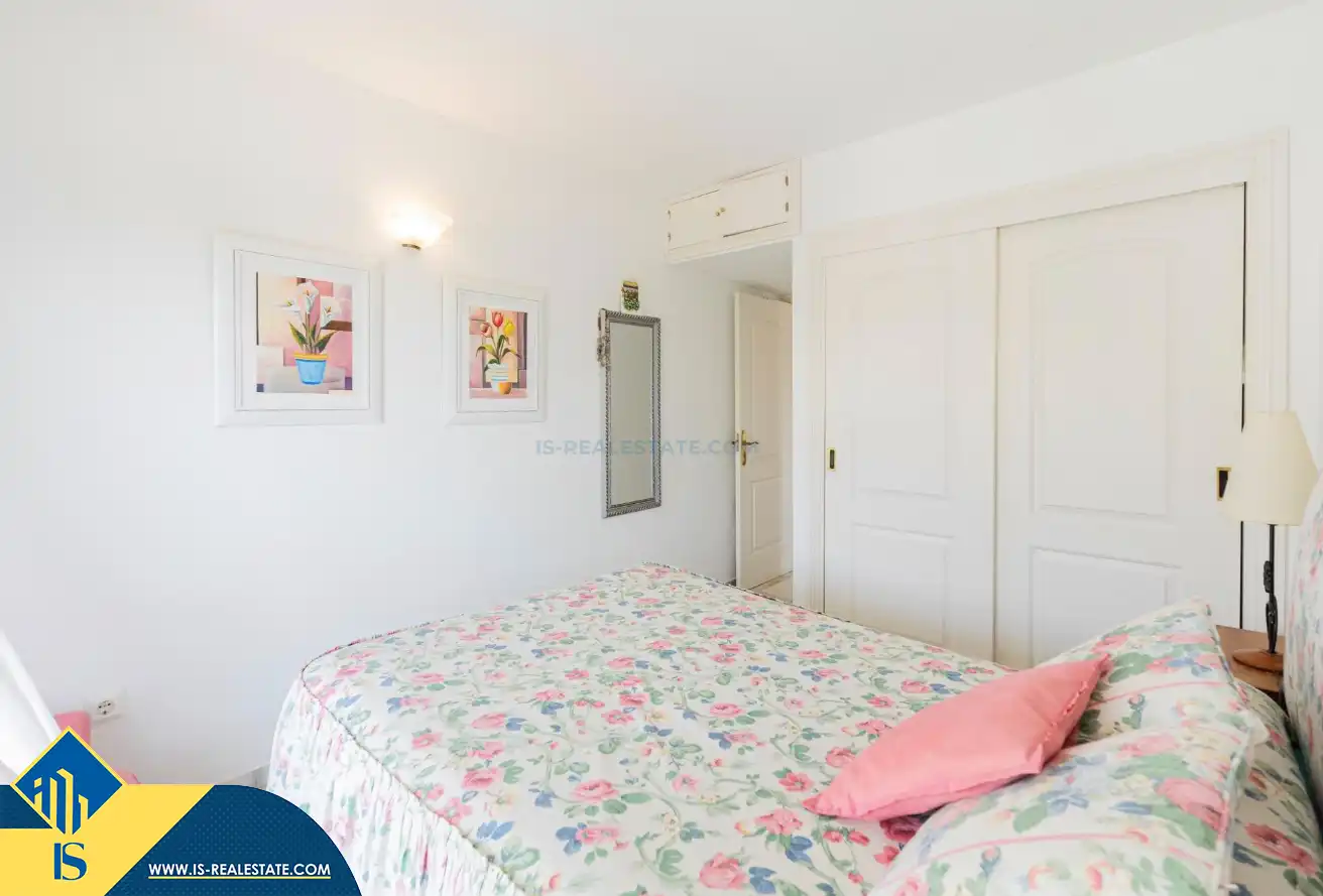 Habitación de Apartamento en venta en Marbella con Calefacción, Terraza y Amueblado