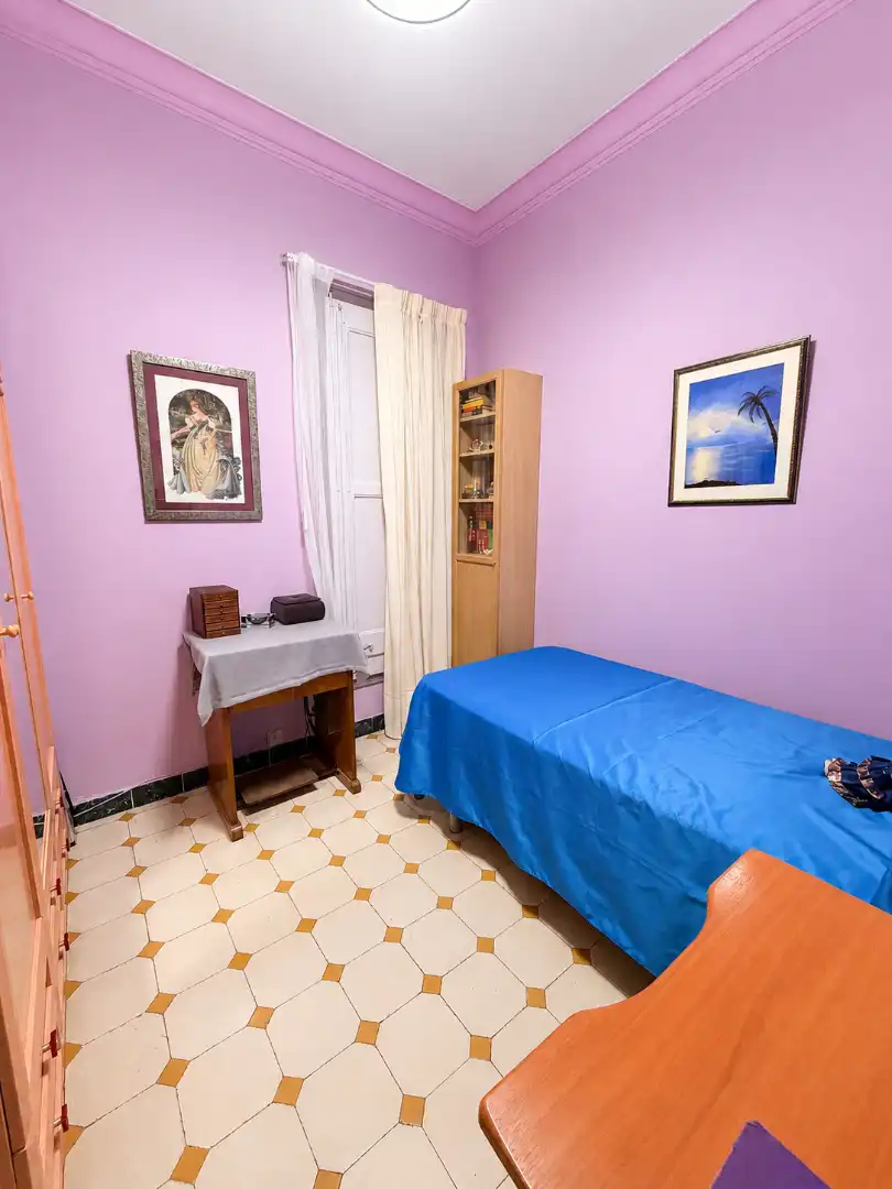 Habitación de Piso en venta en Barcelona con Aire acondicionado y Balcón