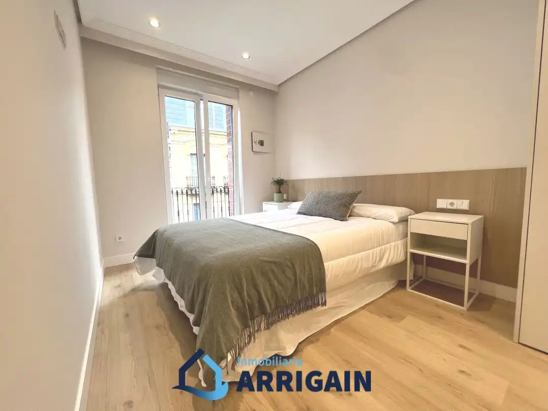Wohnung zur Miete in Calle Arrasate, Área Romántica