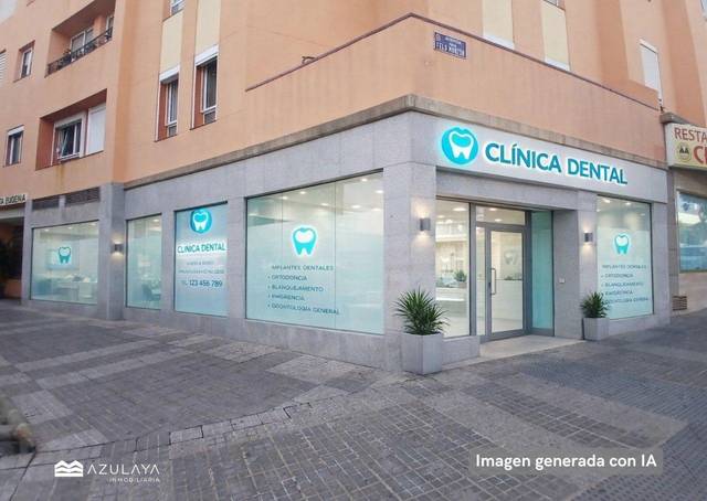 Local comercial en Alquiler en Avenida Pintor Felo Monzón en Isleta