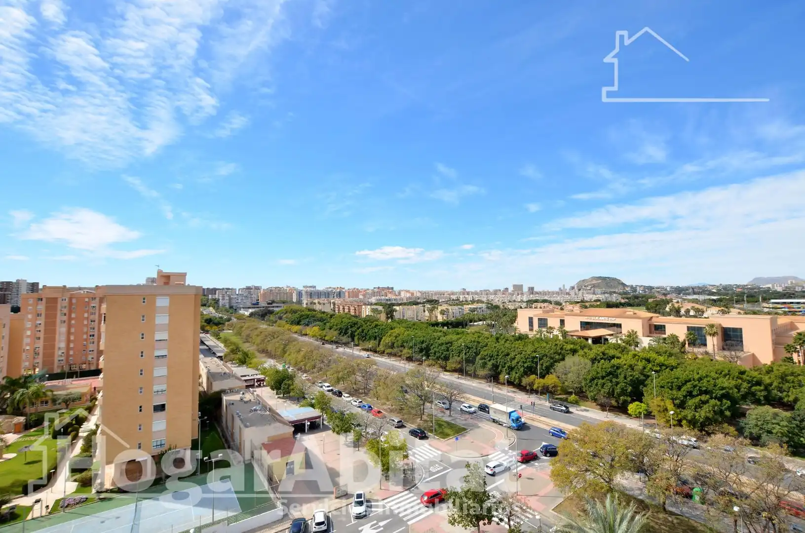Vista exterior de Ático en venta en Alicante / Alacant con Calefacción, Jardín privado y Terraza