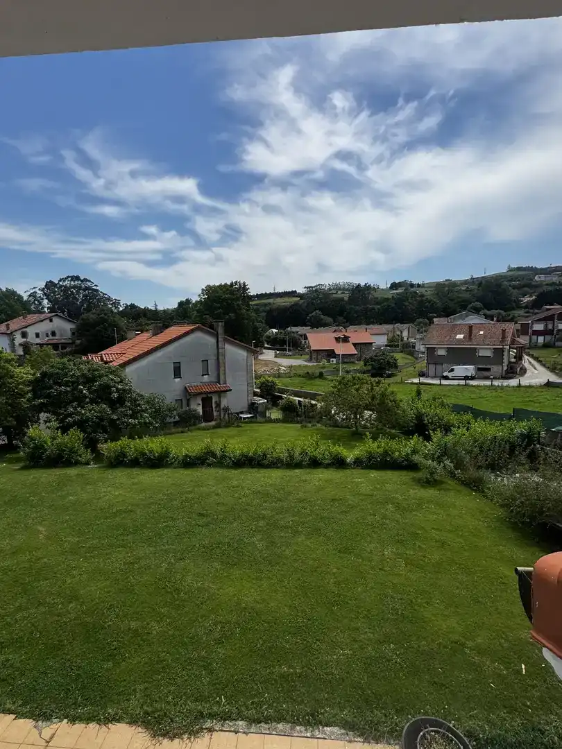 Vista exterior de Casa o xalet en venda en Reocín