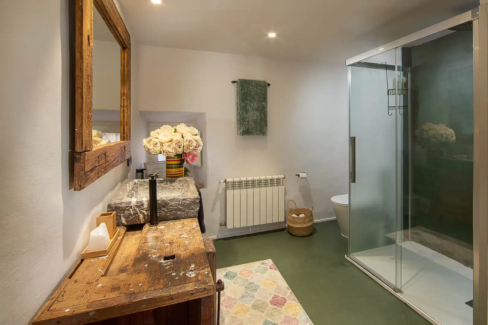 Baño de Finca rústica en venta en Cistella con Aire acondicionado, Calefacción y Jardín privado