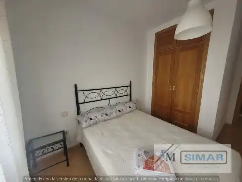 Dormitori de Apartament de lloguer en  Toledo Capital amb Calefacció, Moblat i Forn