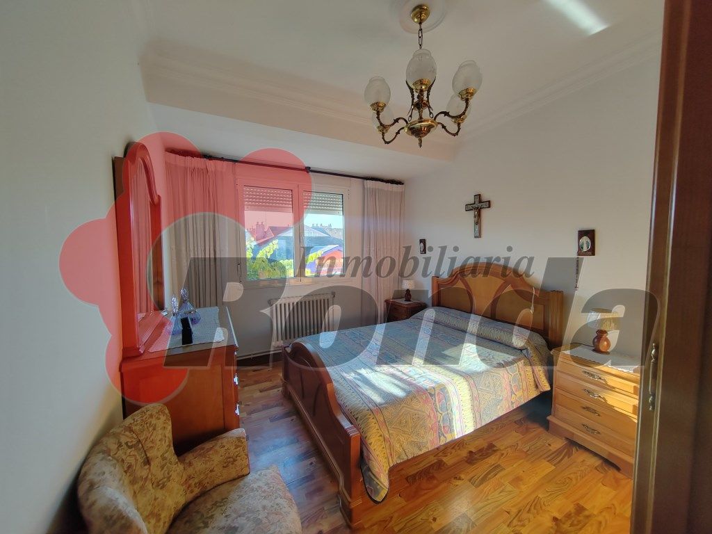 Dormitori de Casa adosada en venda en Lugo Capital amb Terrassa i Moblat