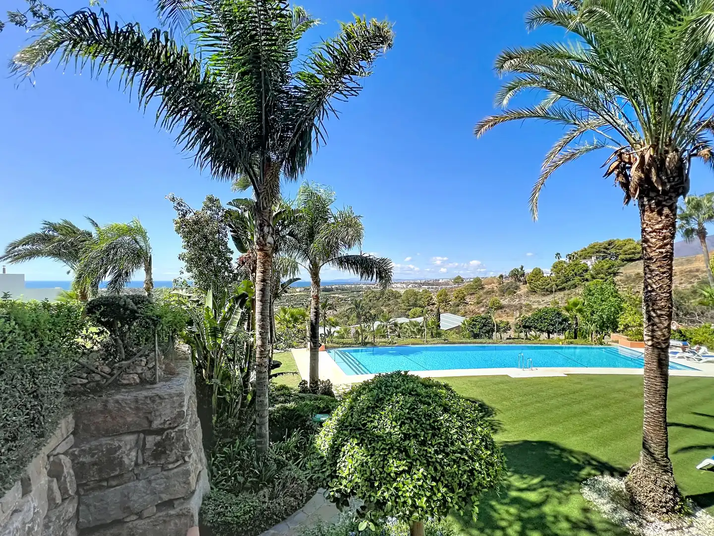 Jardí de Apartament en venda en Benahavís amb Aire condicionat i Terrassa