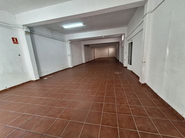 Locale commerciale in affitto a Sueca ciudad