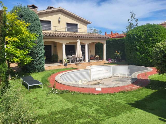 Casa-chalet en Venta en Vilafant