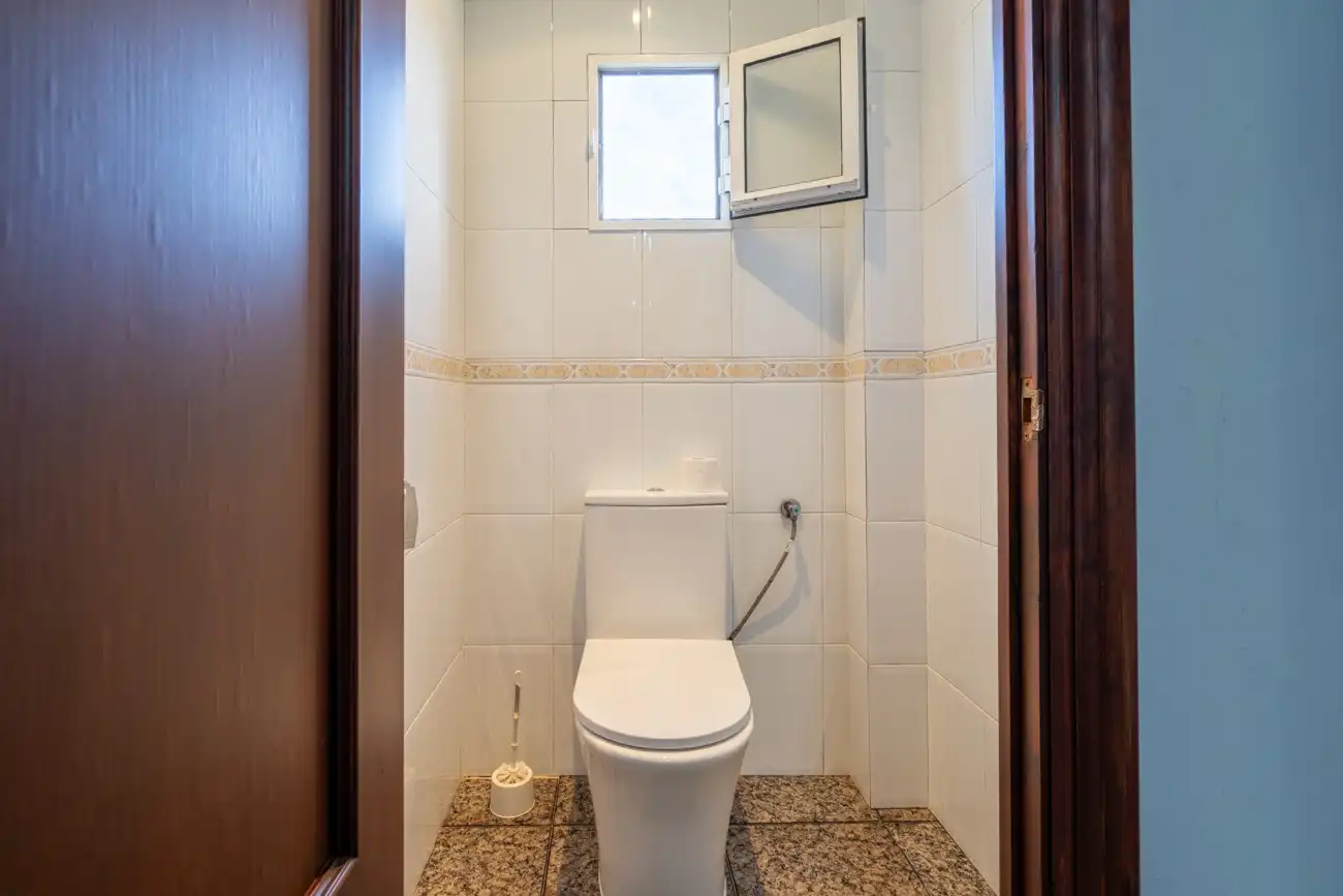 Badezimmer von Country house zum Verkauf in Tortosa mit Privatgarten, Schwimmbad und Internet
