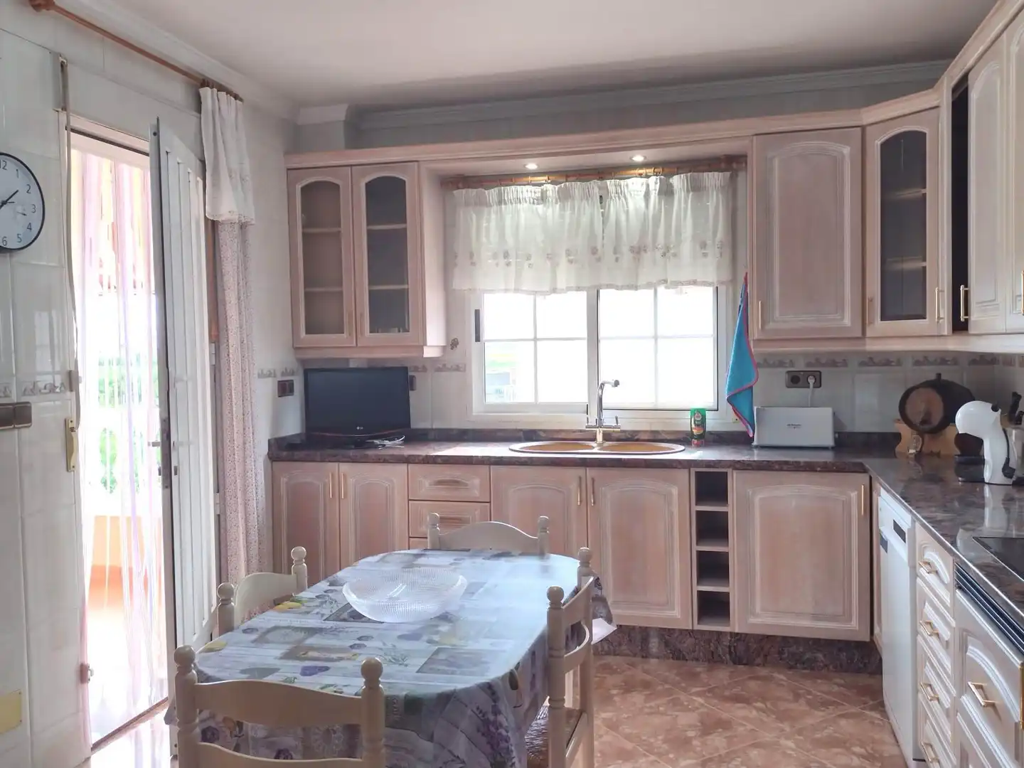 Bungalow to rent in Pedanías Este