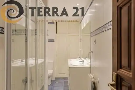 Bathroom of Flat for sale in Jaén  with Air Conditioner, Heating and Terrace
