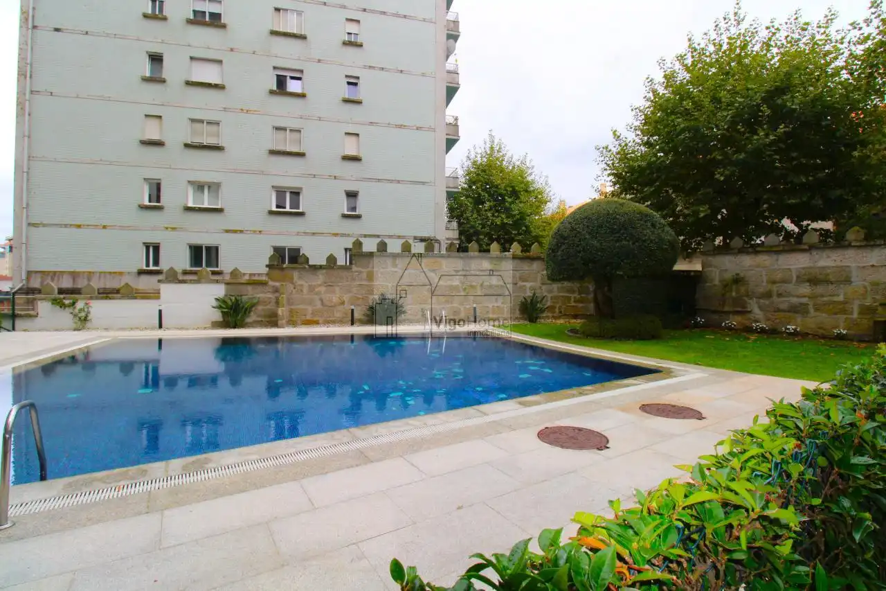 Swimming pool of Flat for rent in Vigo   with Heating, Swimming Pool and Furnished