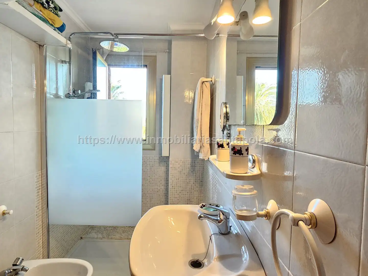Baño de Piso en venta en Santa Pola con Aire acondicionado, Piscina y Amueblado