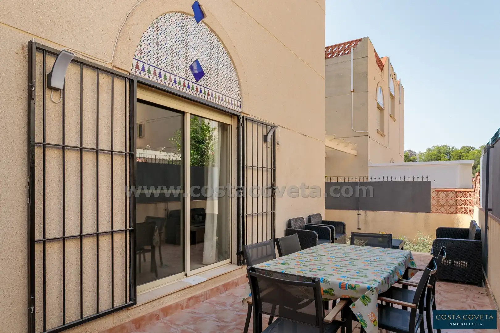 Casa adosada en venda a Pueblo Español - Coveta Fumá