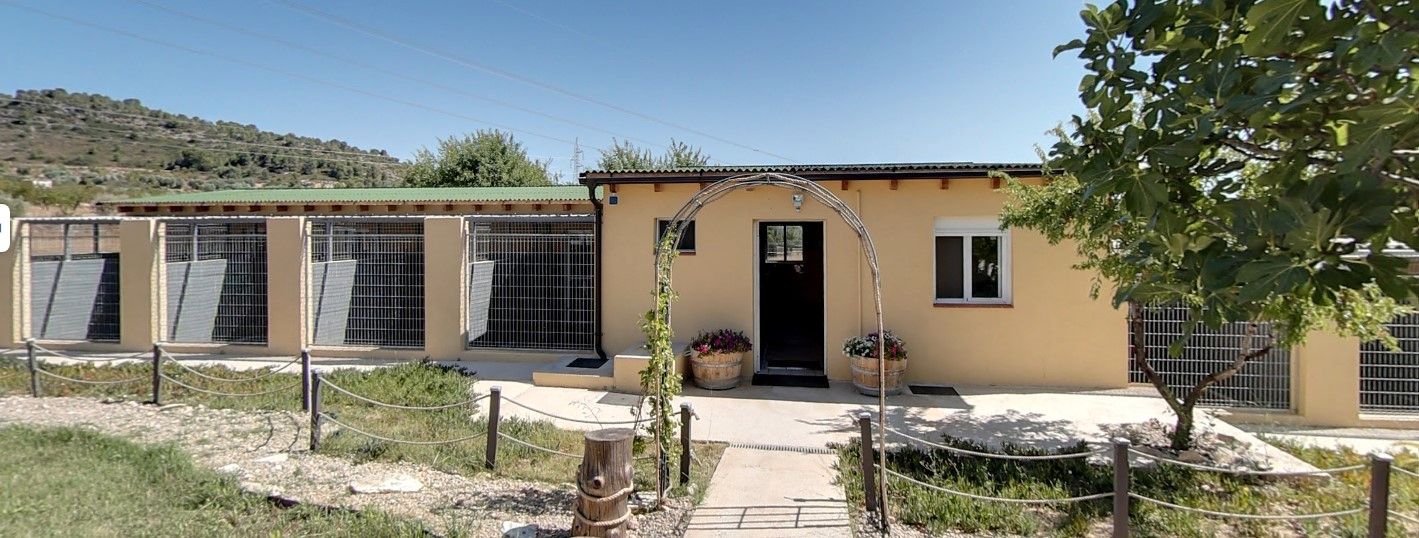 Vista exterior de Finca rústica en venda en Móra d'Ebre amb Calefacció, Jardí privat i Piscina