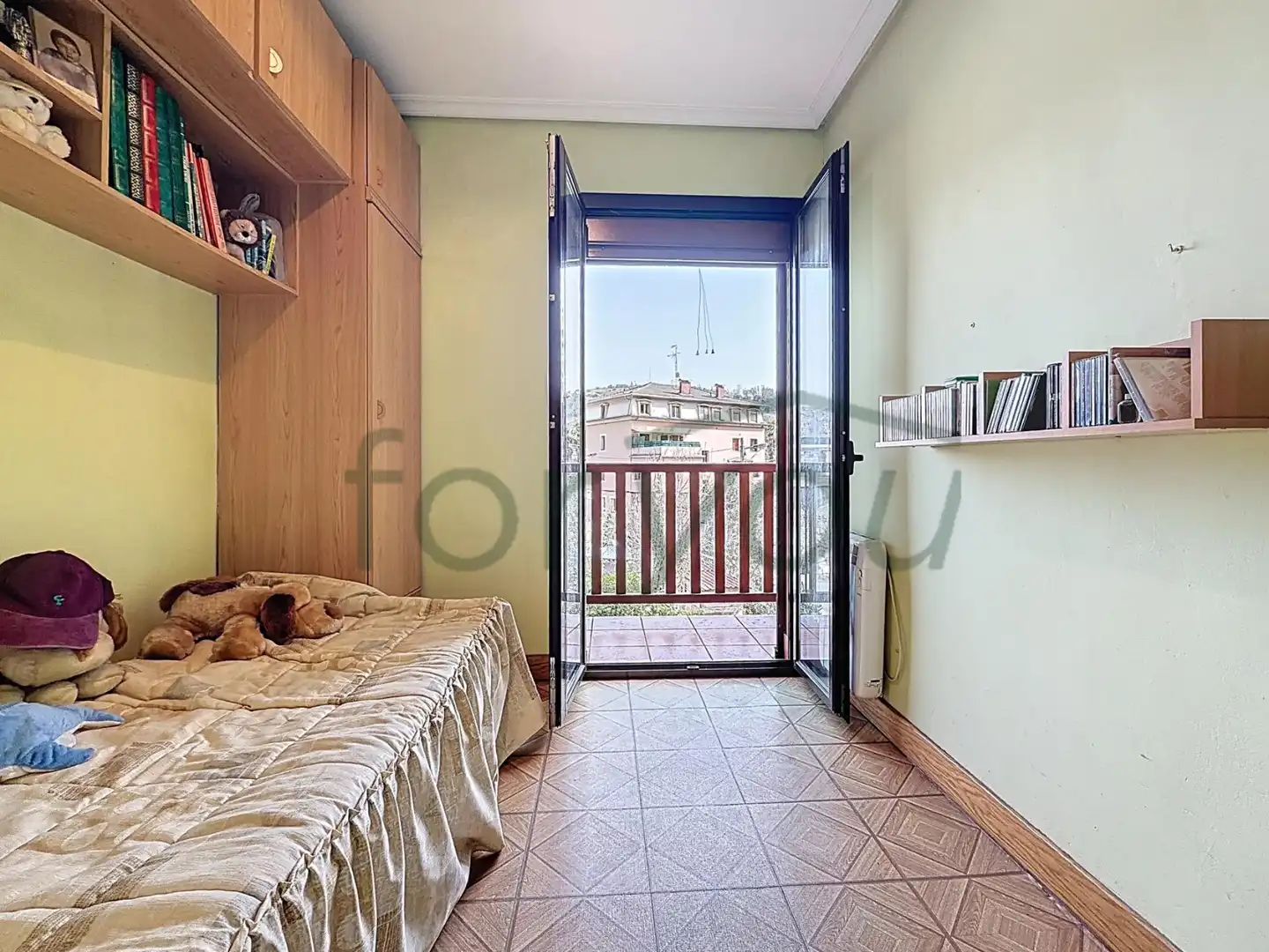 Dormitori de Casa adosada en venda en Donostia - San Sebastián  amb Calefacció, Terrassa i Balcó
