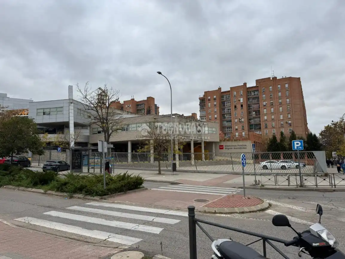 Vista exterior de Piso en venta en Madrid