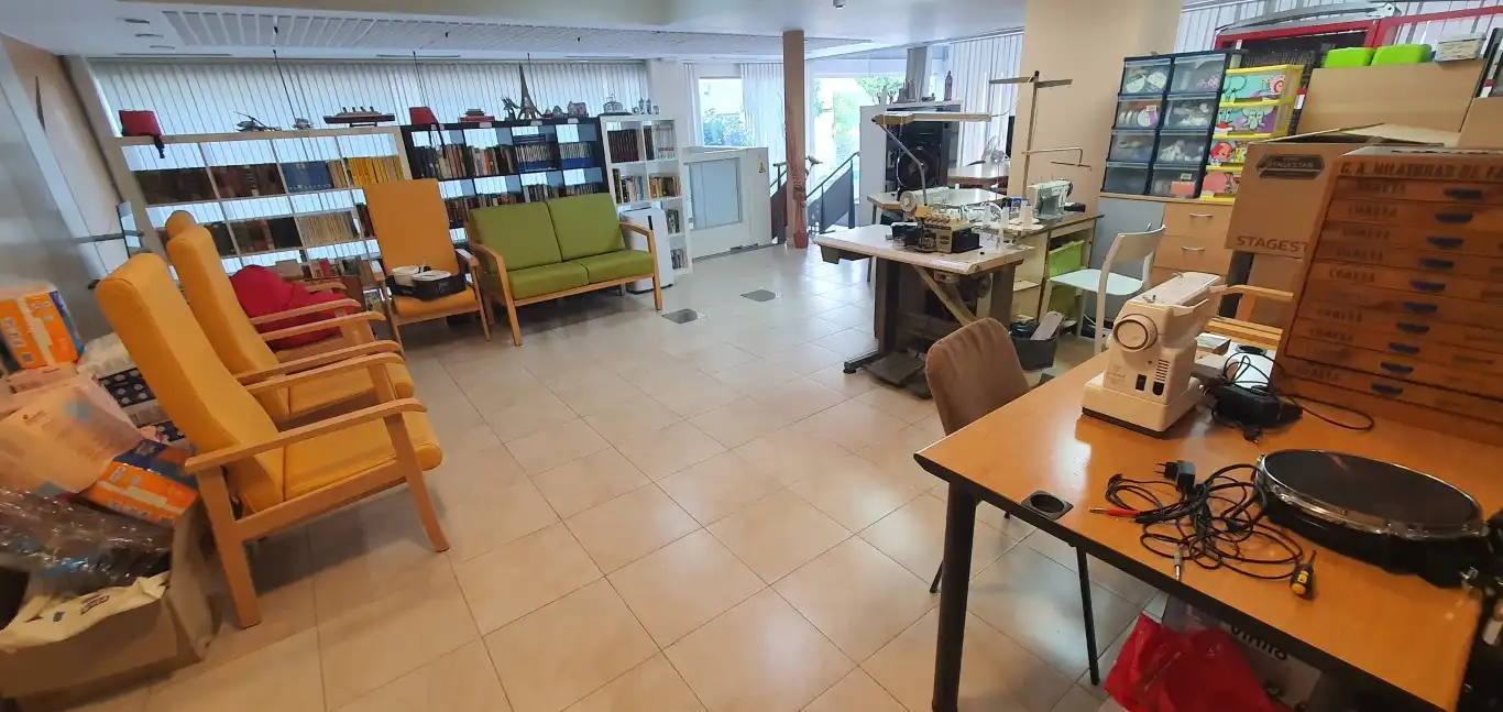 Business premises for sale in Plaça Font i Cussó, imagen 5