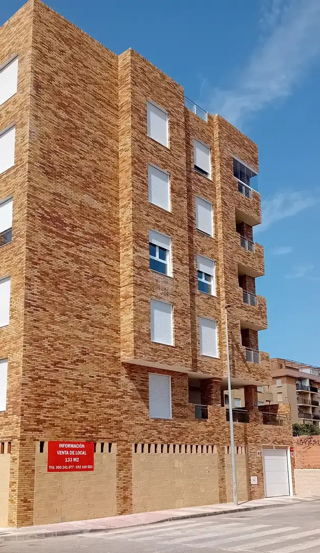 Exterior view of Commercial properties for sale in Roquetas de Mar