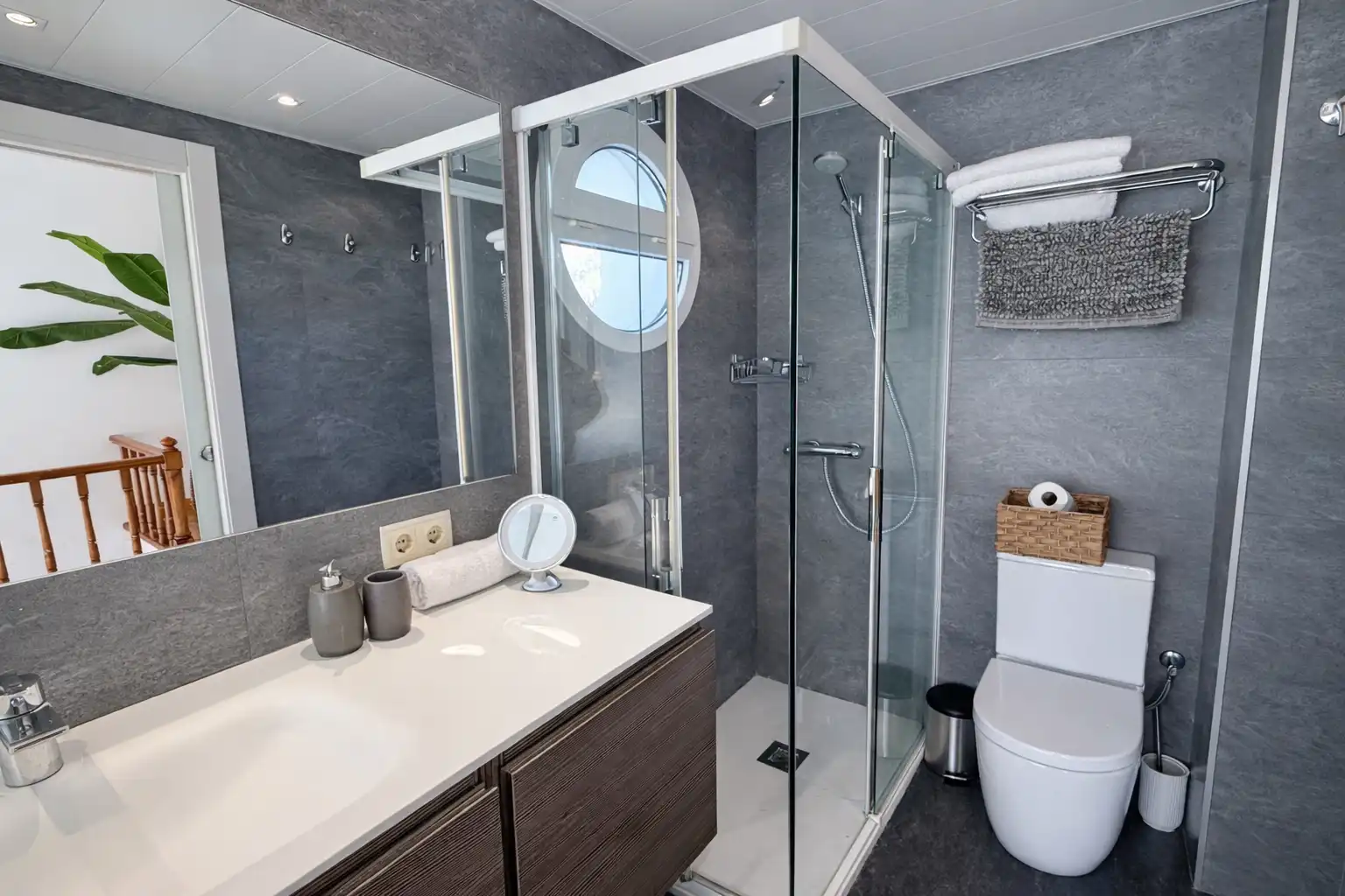 Baño de Casa adosada en venta en Castell d'Aro, Platja d'Aro i s'Agaró con Aire acondicionado, Calefacción y Jardín privado