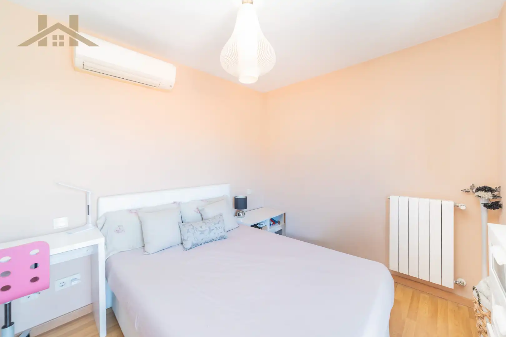 Bedroom of Flat for sale in Fuencarral - El Pardo