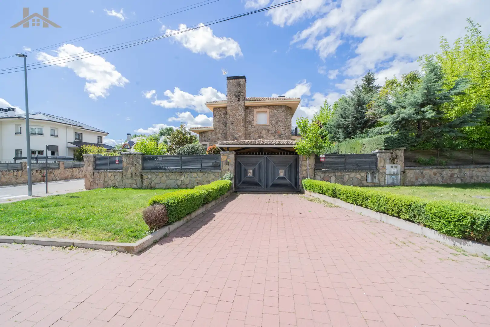 Vista exterior de Casa o chalet en venta en Guadarrama con Calefacción, Jardín privado y Piscina