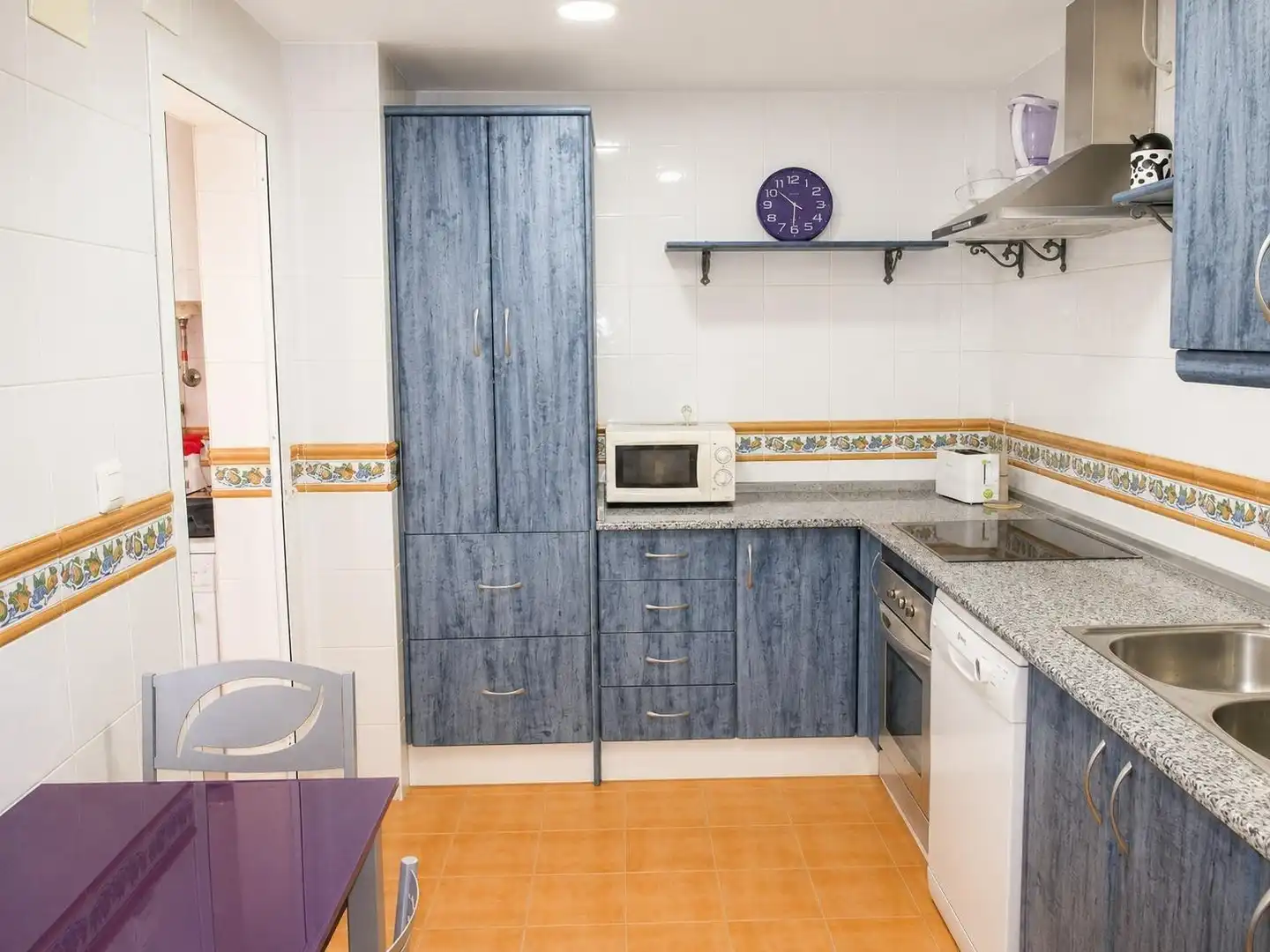 Küche von Wohnung zur Miete in Málaga mit Privatgarten, Terrasse und Abstellraum