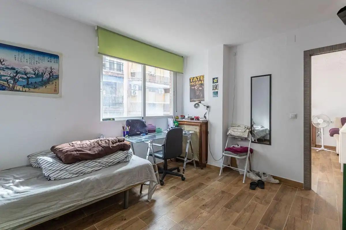 Bedroom of Flat for sale in Granada  with Heating and Terrace