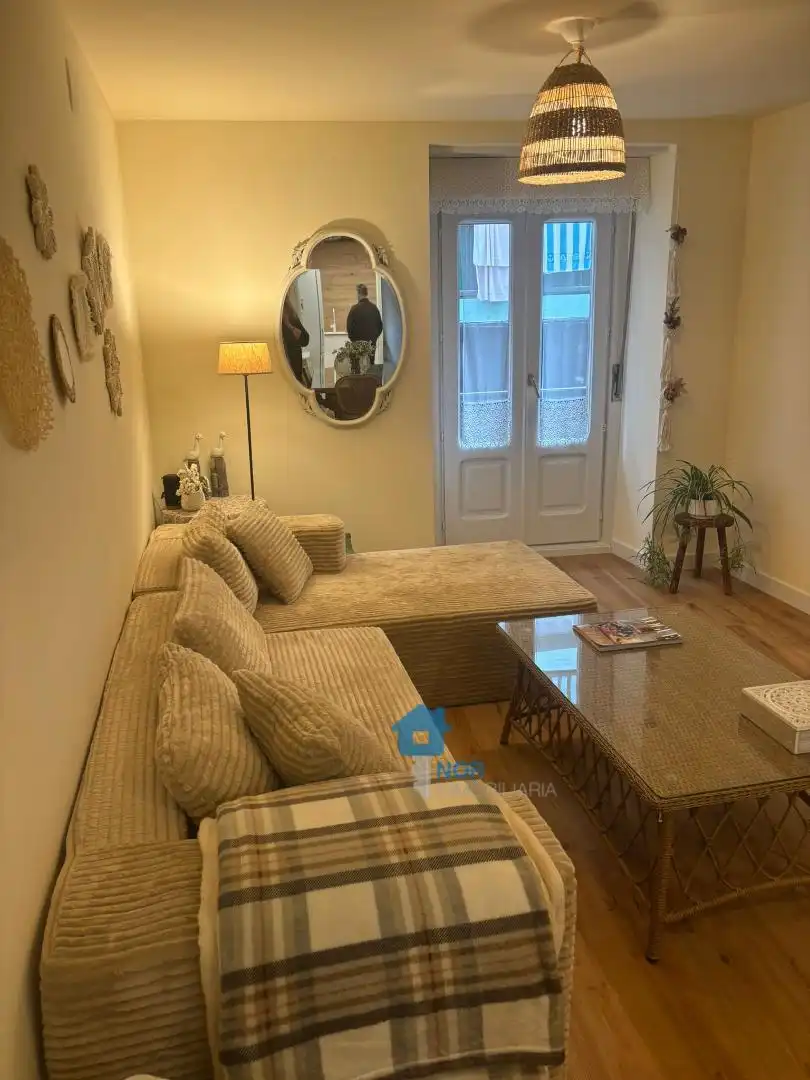 Sala d'estar de Apartament de lloguer en Laredo amb Moblat